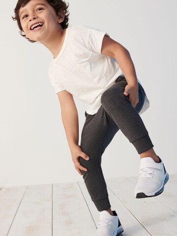 Tapered Pantaloni de la Next pe gri