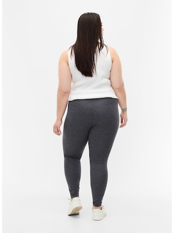 Skinny Leggings di Zizzi in grigio