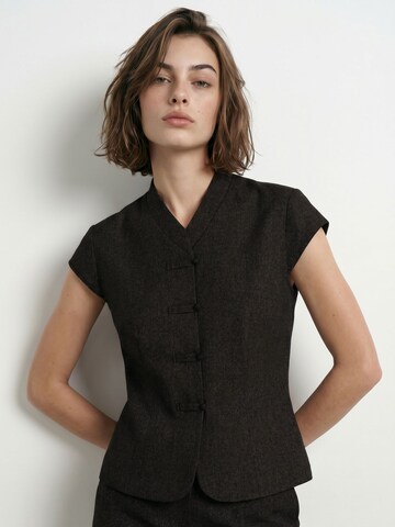 HYPEDROP - Blusa 'Elvira' en negro: frente