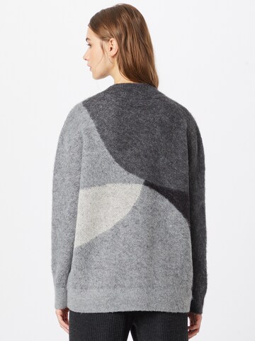 Pull-over Cartoon en gris