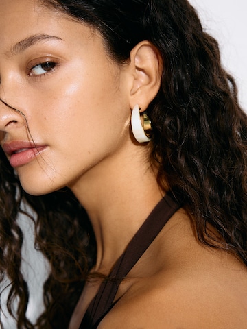 Bershka Earrings in Gold: front