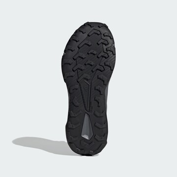Chaussure basse 'Tracefinder 2' ADIDAS TERREX en noir