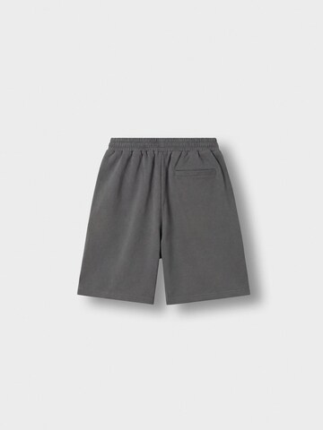 Burocs Loosefit Sporthose‌‌‌‌‌‌‌‌ in Grau