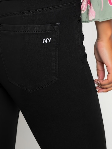 Ivy Copenhagen Regular Farkut ' IVY-Alexa ' värissä musta
