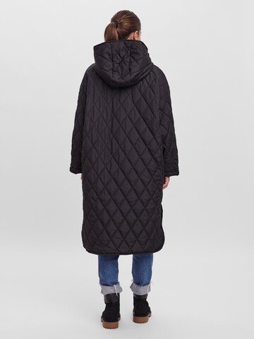 VERO MODA Between-Seasons Coat 'Hera' in Black