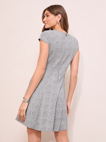 pelēks Friends Like These Kleita