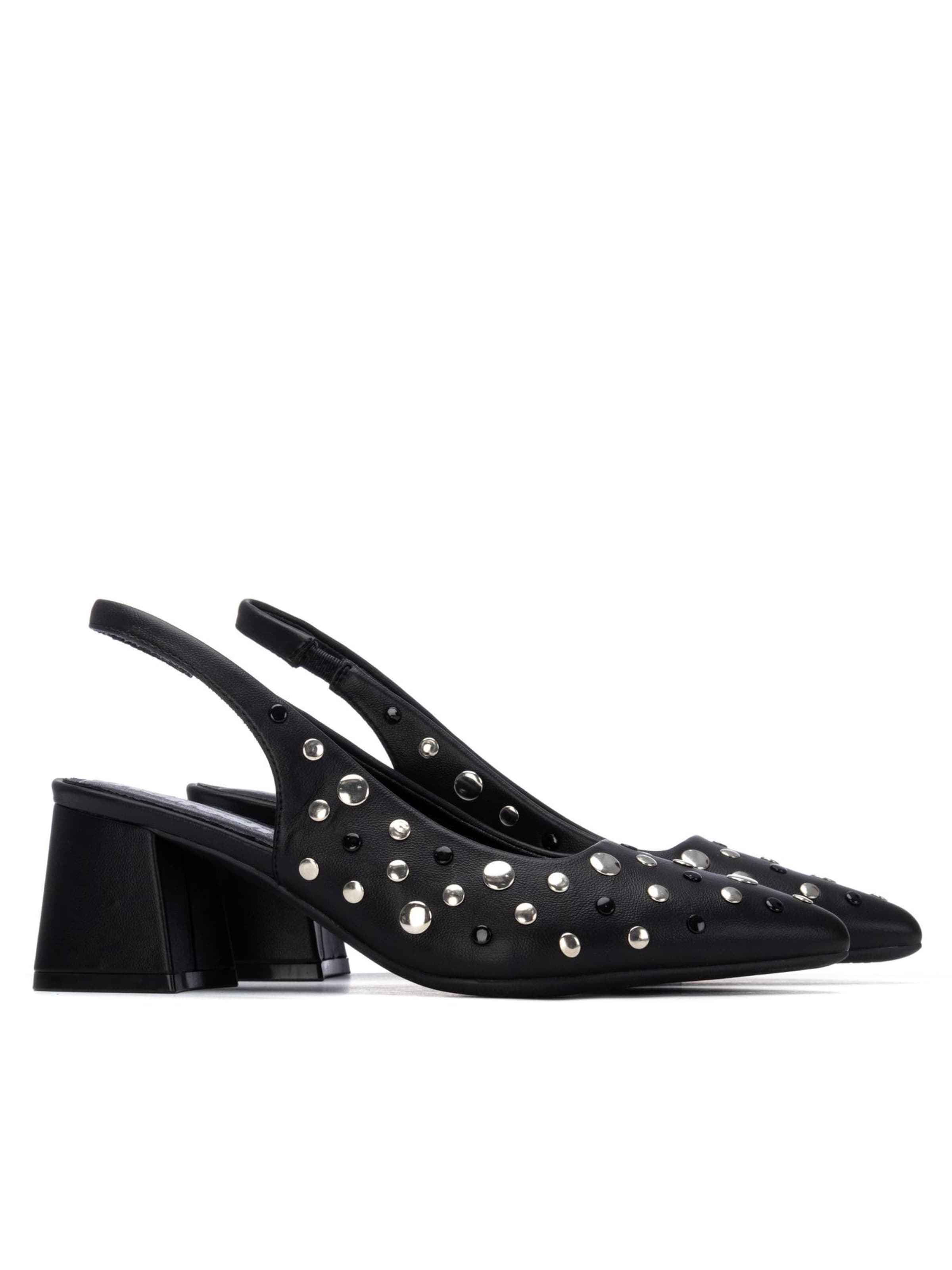 Refresh Pumps in Black