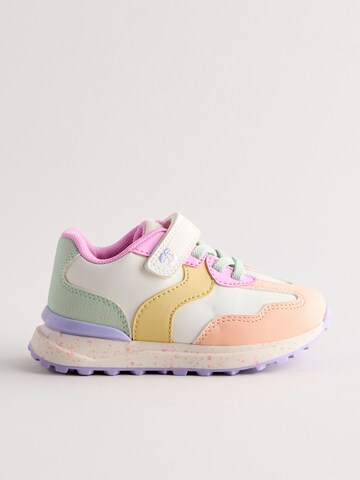 Baskets Next en blanc