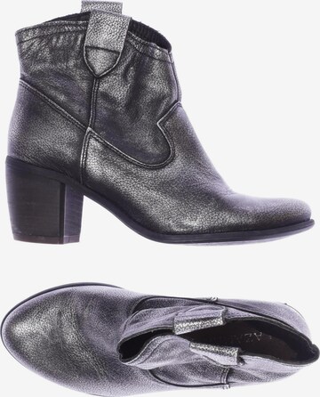 LAZAMANI Dress Boots in 36 in Silver: front