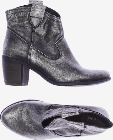 LAZAMANI Dress Boots in 36 in Silver: front