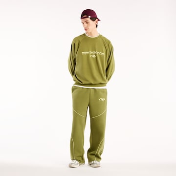 Felpa 'Trackside French Terry Crew' di new balance in verde