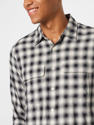 Abercrombie & Fitch - Regular Fit Camisa em branco