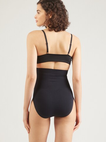 Hunkemöller Shaping Slip in Black