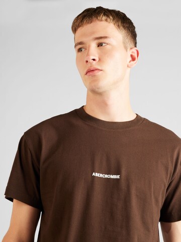 Abercrombie & Fitch Футболка 'IN THE STANDS' в Коричневый