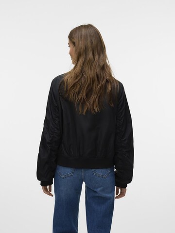 VERO MODA Tussenjas 'SNKatarina' in Zwart