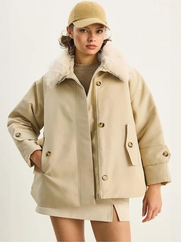 Bianco Lucci Mantel in Beige