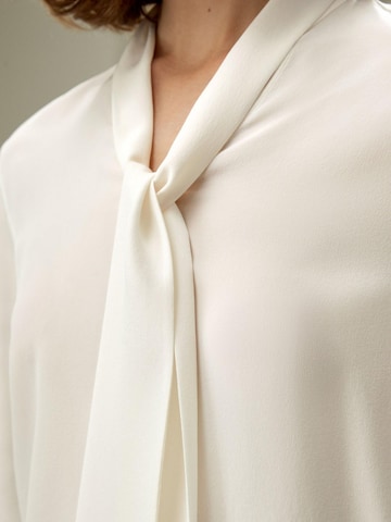 Lilysilk Blouse in Wit