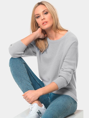 Goldner Pullover in Grau