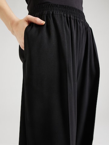 Loosefit Pantalon à plis 'JULIA' Samsøe Samsøe en noir