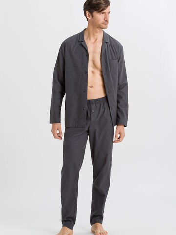 Hanro Pyjama ' Jasper ' in Grau