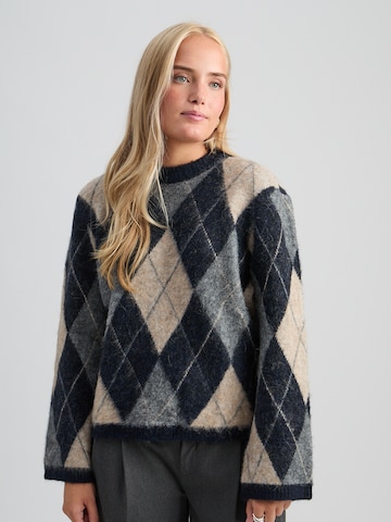 Pullover 'Inara' di minus in blu: frontale