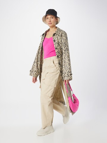 Blutsgeschwister Shirt 'Let Romance Rule' in Pink