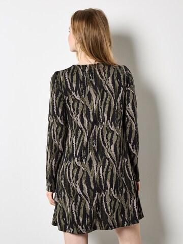 Robe ' ' Apricot en vert