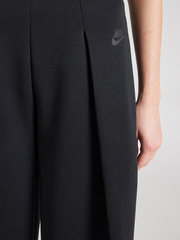 Nike Sportswear Široký strih Plisované nohavice 'Tech Fleece' - Čierna