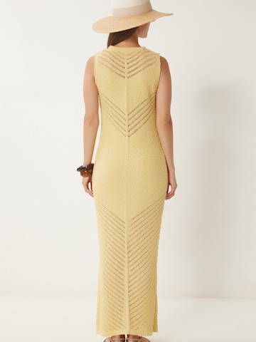Abito in maglia di Happiness İstanbul in giallo
