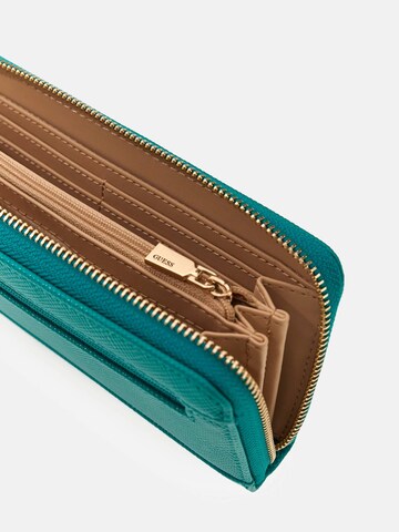 GUESS Wallet 'Laurel' in Green