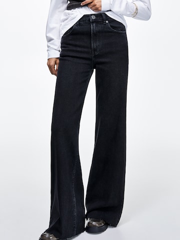 Pull&Bear Wide leg Jeans in Zwart: voorkant