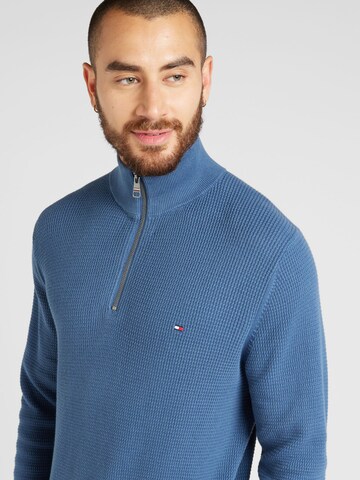 TOMMY HILFIGER Svetr – modrá