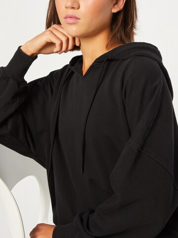 ABOUT YOU Limited - Sudadera 'Mia' en negro