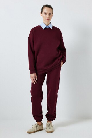 Touche Prive Sweat suit in Red: front