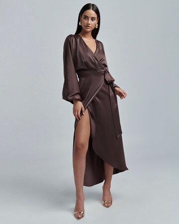 Robe 'ELON' BWLDR en marron : devant