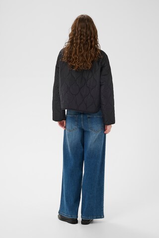 Veste mi-saison 'Ugiana' CULTURE en noir