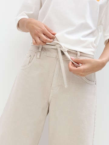 Loosefit Jeans di Pull&Bear in beige
