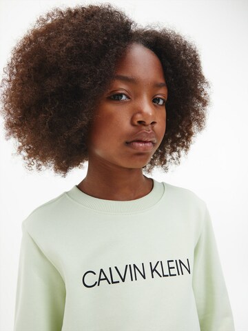 Calvin Klein Jeans Sweatshirt in Grün