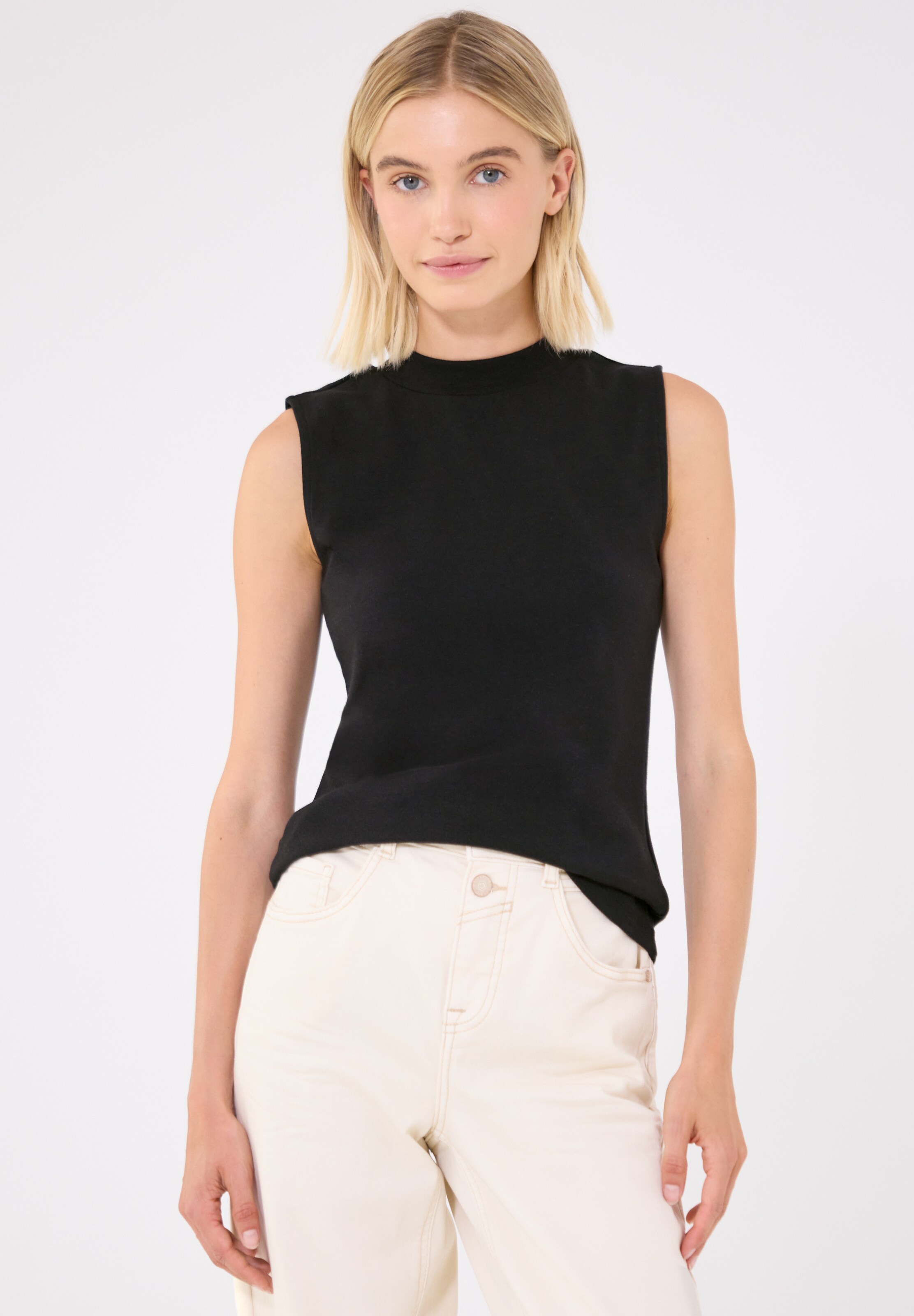 Street One Studio Top in Black: front