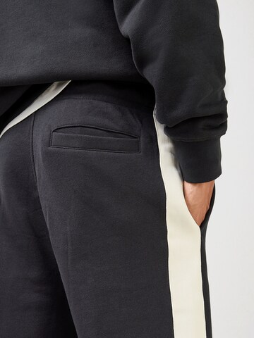 FC BAYERN MÜNCHEN Regular Pants in Black