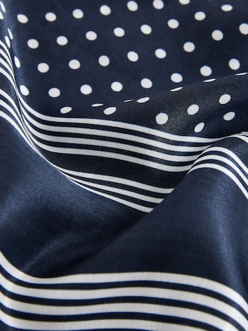 Next Tuch in Blau