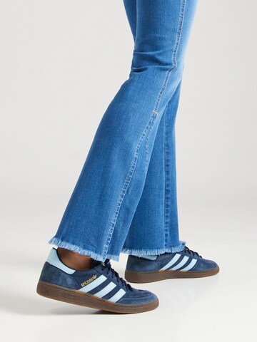 7 for all mankind Bootcut Jeans in Blauw