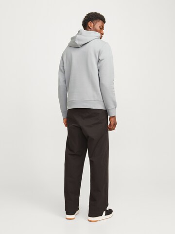 JACK & JONES Sweatshirt in Grey