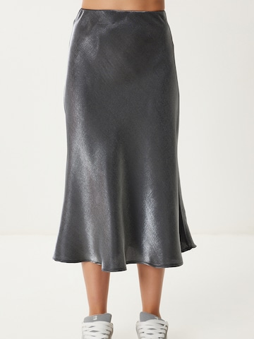 Gonna di Happiness İstanbul in grigio: frontale