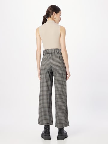 JDY Wide leg Pleat-Front Pants 'GEGGO MIA' in Black