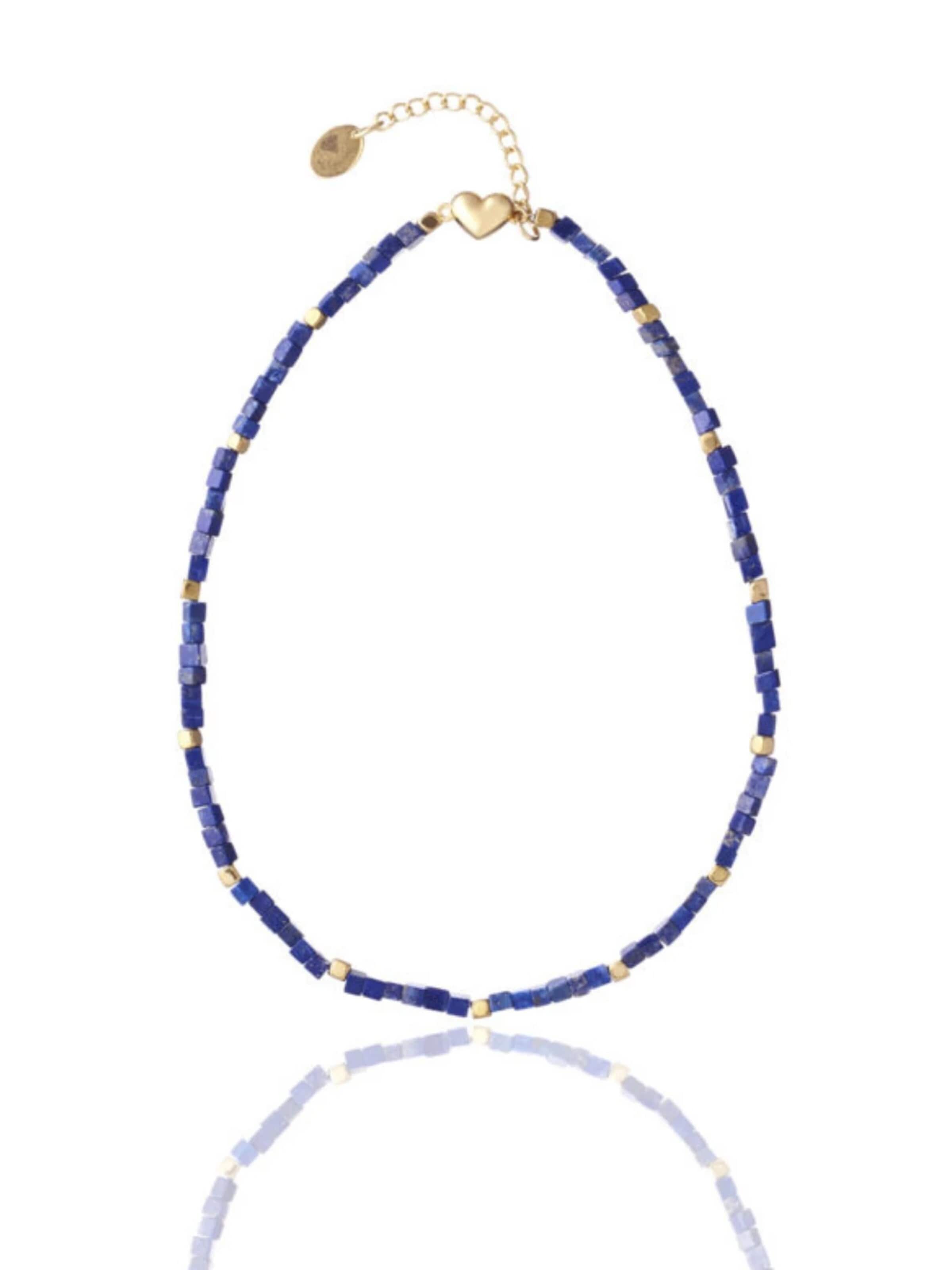 THE GEM STORIES JEWELRY Halsband 'Lapis Lazuli Cubes Necklace' i blå