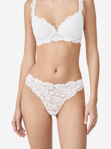 String 'Legende' di ETAM in beige: frontale