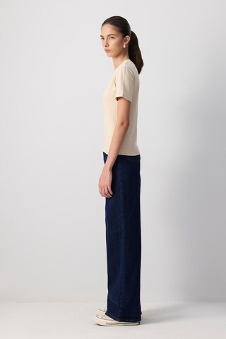 Touche Prive T-Shirt in Beige