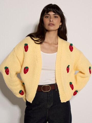 Cardigan Apricot en jaune : devant