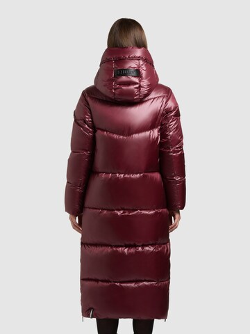 khujo Talvemantel 'Tonia', värv punane